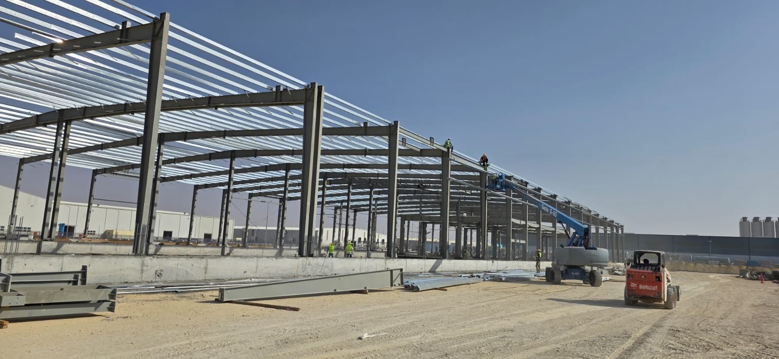 مستودع صناعي جاهز بمساحة 115,000 متر مربع في مدينة صناعية (مدن) - البيوت السريعة